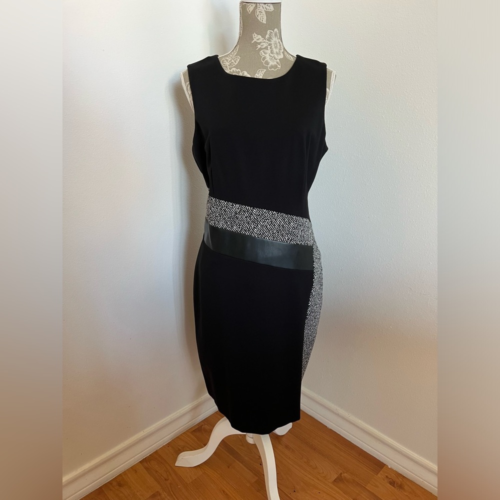 Sleeveless dress